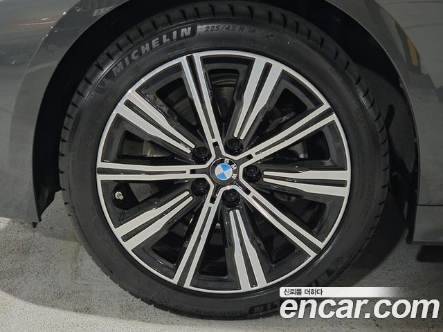 BMW 3-Series 2025 — photo 5