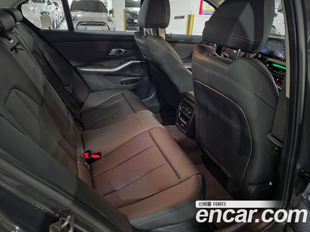 BMW 3-Series 2025 — photo 13