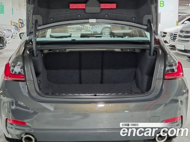 BMW 3-Series 2025 — photo 19