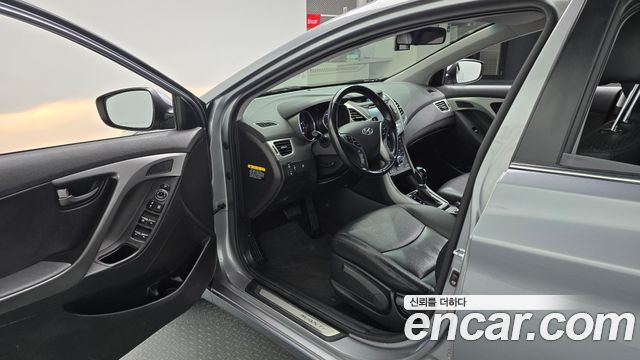 Hyundai AVANTE 2014 — photo 13