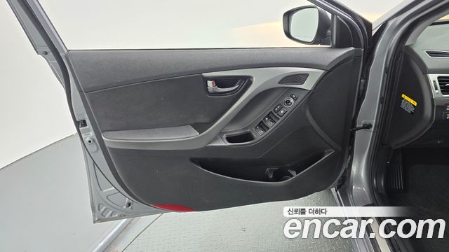 Hyundai AVANTE 2014 — photo 14