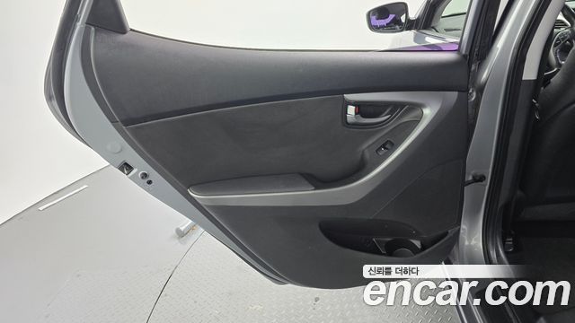 Hyundai AVANTE 2014 — photo 15