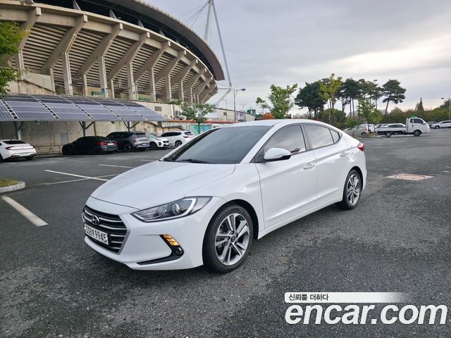 Hyundai AVANTE 2018 — photo 1