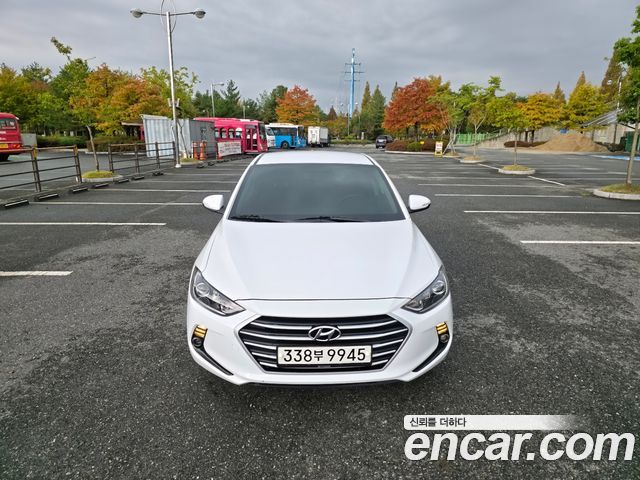 Hyundai AVANTE 2018 — photo 3