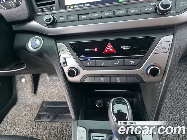 Hyundai AVANTE 2018 — photo 9