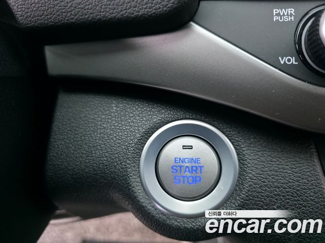Hyundai AVANTE 2018 — photo 11
