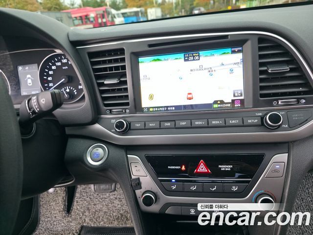 Hyundai AVANTE 2018 — photo 14