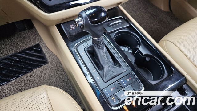 Kia Canival 2016 — photo 9
