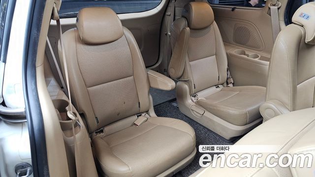 Kia Canival 2016 — photo 12