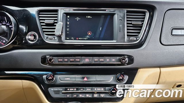 Kia Canival 2016 — photo 15