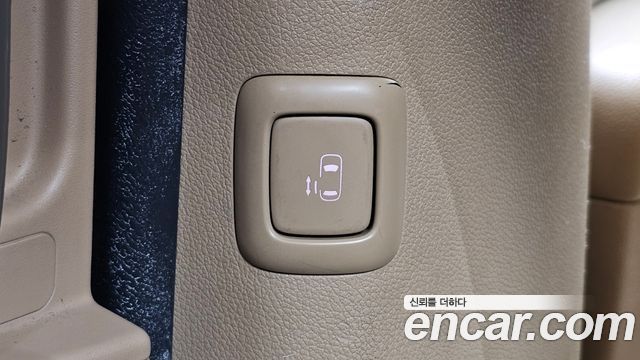 Kia Canival 2016 — photo 18