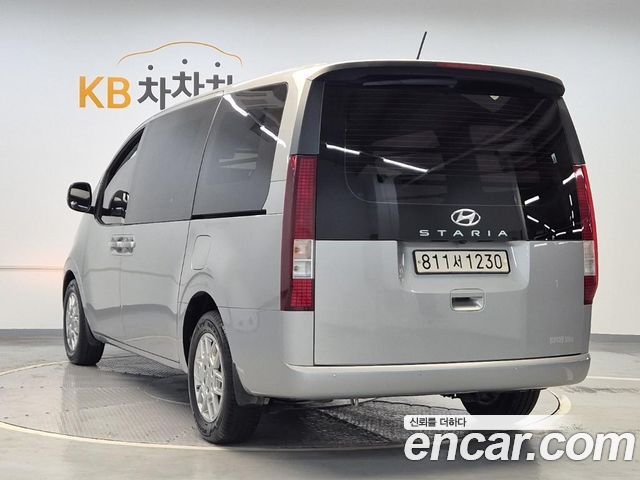 Hyundai Staria 2022 — photo 2