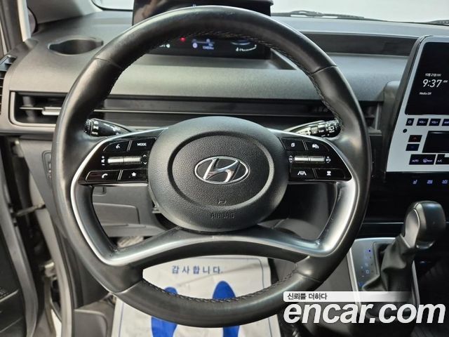 Hyundai Staria 2022 — photo 9