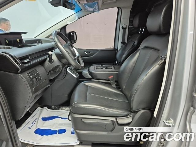 Hyundai Staria 2022 — photo 11
