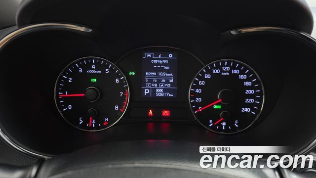 Kia K3 2015 — photo 11