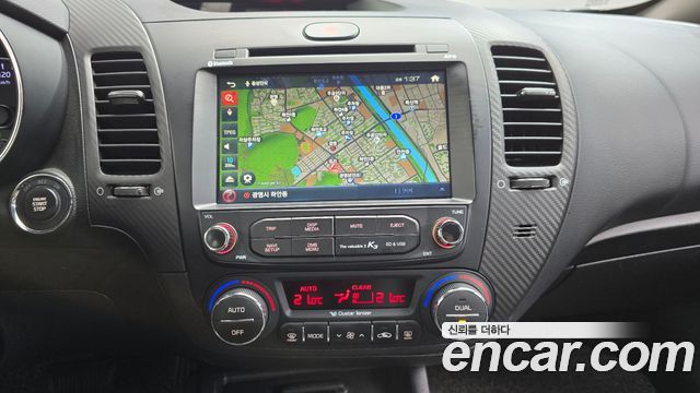Kia K3 2015 — photo 18