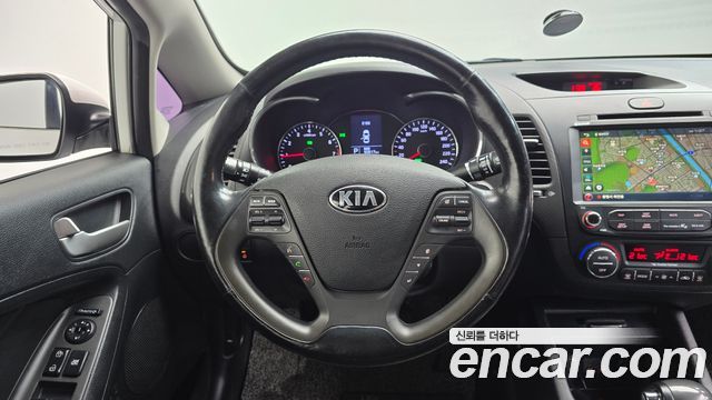 Kia K3 2015 — photo 19