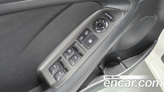 Kia K3 2015 — photo 26