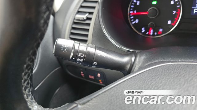 Kia K3 2015 — photo 27
