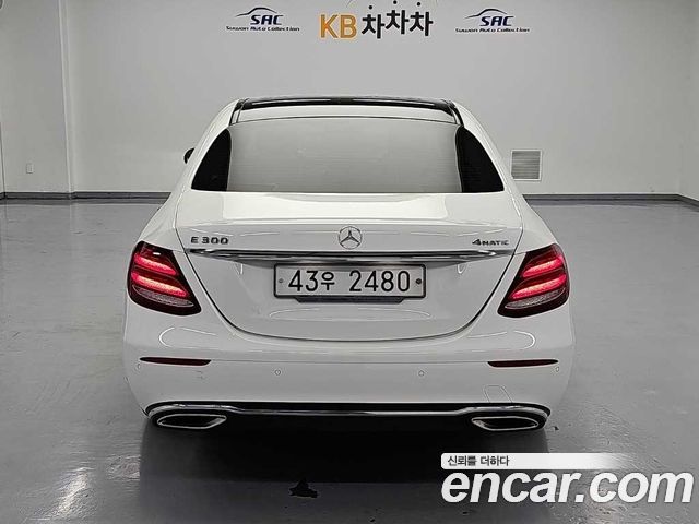 Mercedes-Benz E-Class 2017 — photo 2