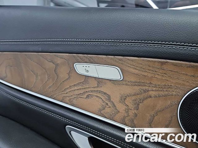 Mercedes-Benz E-Class 2017 — photo 13