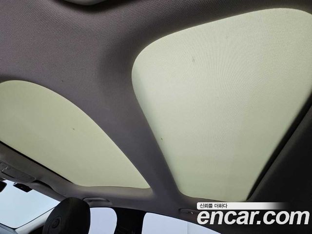 Mercedes-Benz E-Class 2017 — photo 14