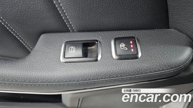 Mercedes-Benz E-Class 2015 — photo 18