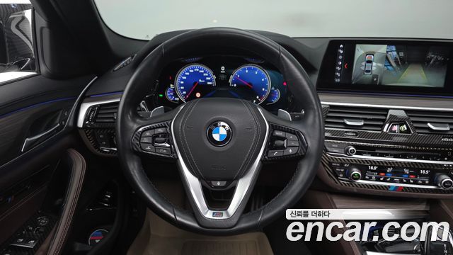 BMW 5-Series 2018 — photo 20