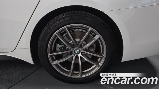 BMW 5-Series 2018 — photo 7