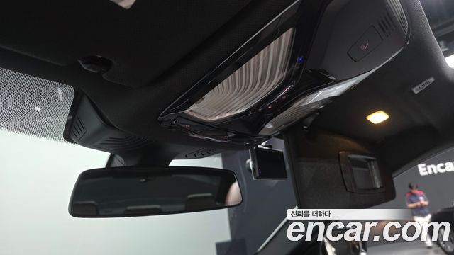 BMW 5-Series 2018 — photo 28