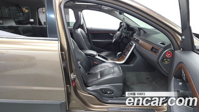 Volvo XC70 2014 — photo 10