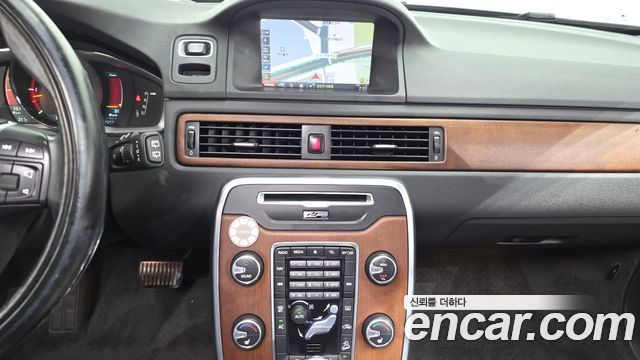 Volvo XC70 2014 — photo 14