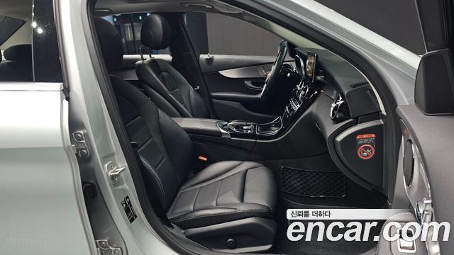 Mercedes-Benz C-Class 2016 — photo 12