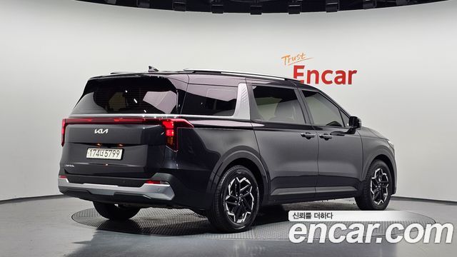 Kia Canival 2025 — photo 2