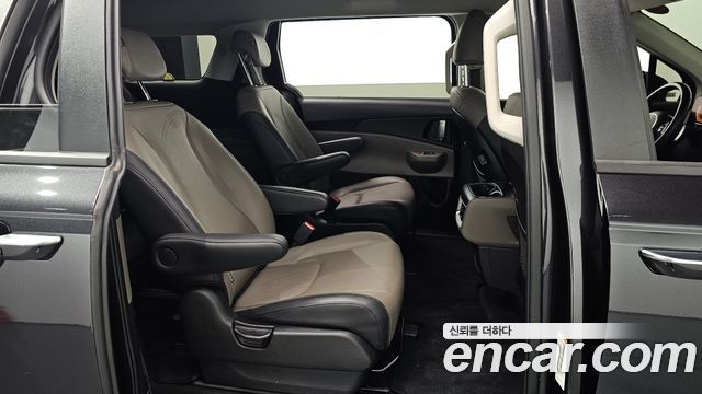 Kia Canival 2025 — photo 12