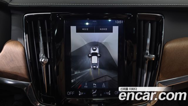 Volvo S90 2019 — photo 21