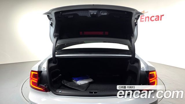 Volvo S90 2019 — photo 25