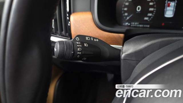 Volvo S90 2019 — photo 29