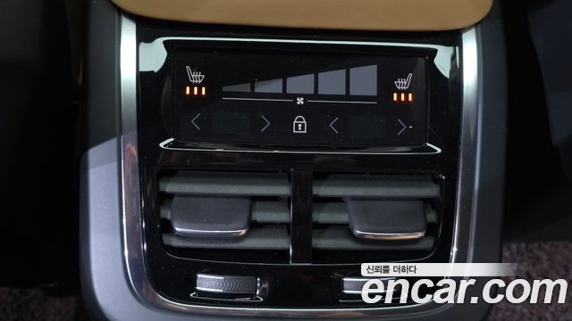 Volvo S90 2019 — photo 31