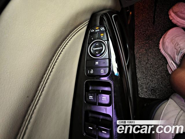 Kia K7 2017 — photo 16