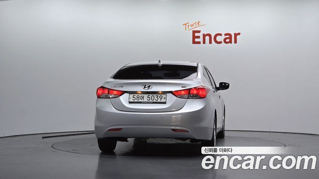 Hyundai AVANTE 2014 — photo 4