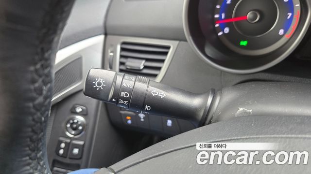 Hyundai AVANTE 2014 — photo 25