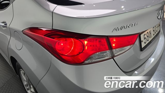 Hyundai AVANTE 2014 — photo 9