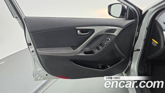 Hyundai AVANTE 2014 — photo 14