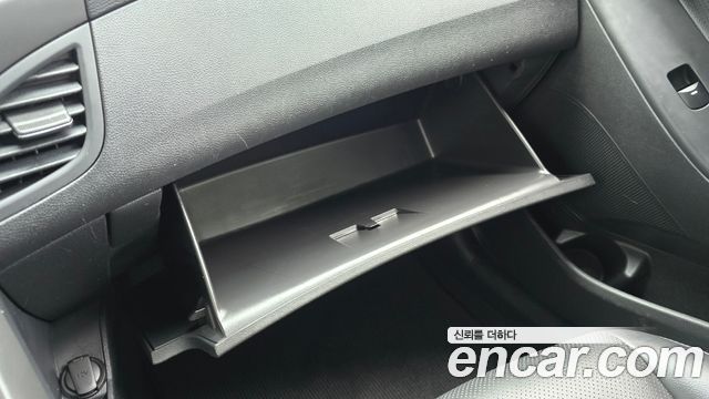 Hyundai AVANTE 2014 — photo 28