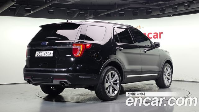 Ford Explorer 2019 — photo 2
