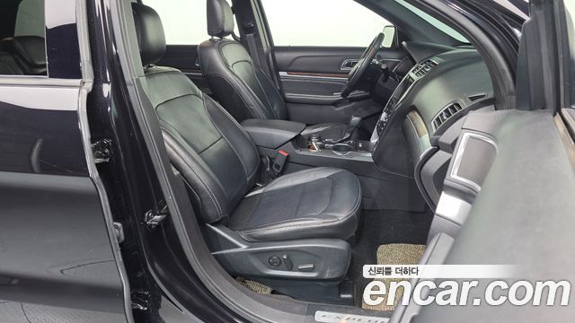 Ford Explorer 2019 — photo 11