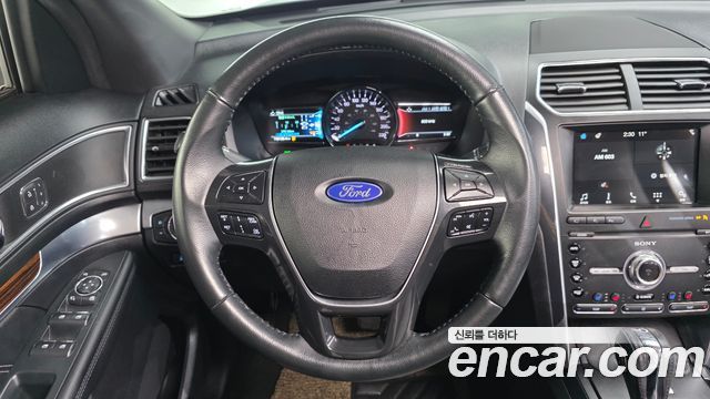 Ford Explorer 2019 — photo 13