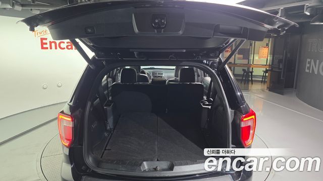 Ford Explorer 2019 — photo 20