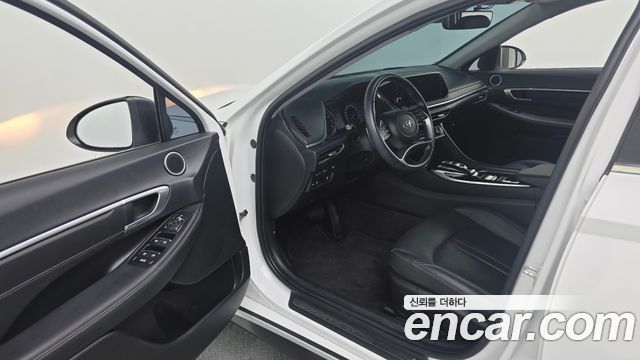 Hyundai Sonata 2022 — photo 13